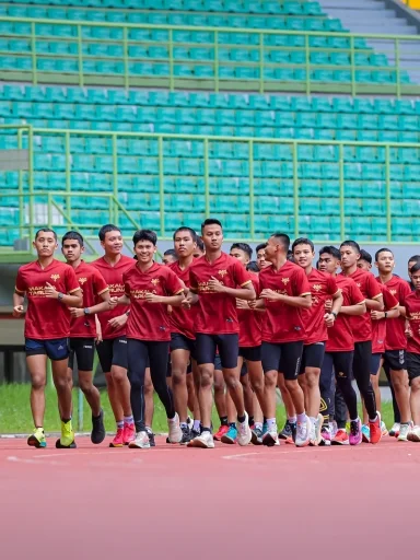 Siswa Makala Taruna latihan lari